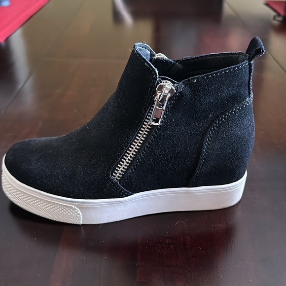 EUC - Steve Madden - Picture 4 of 5